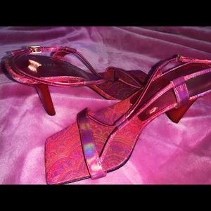 Nine West Strappy Heels ❤️